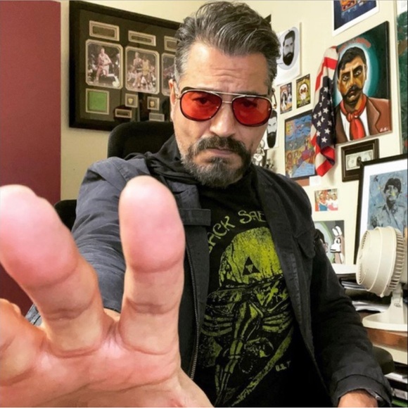 Meet your Posher, Chris - Picture 8 of 11